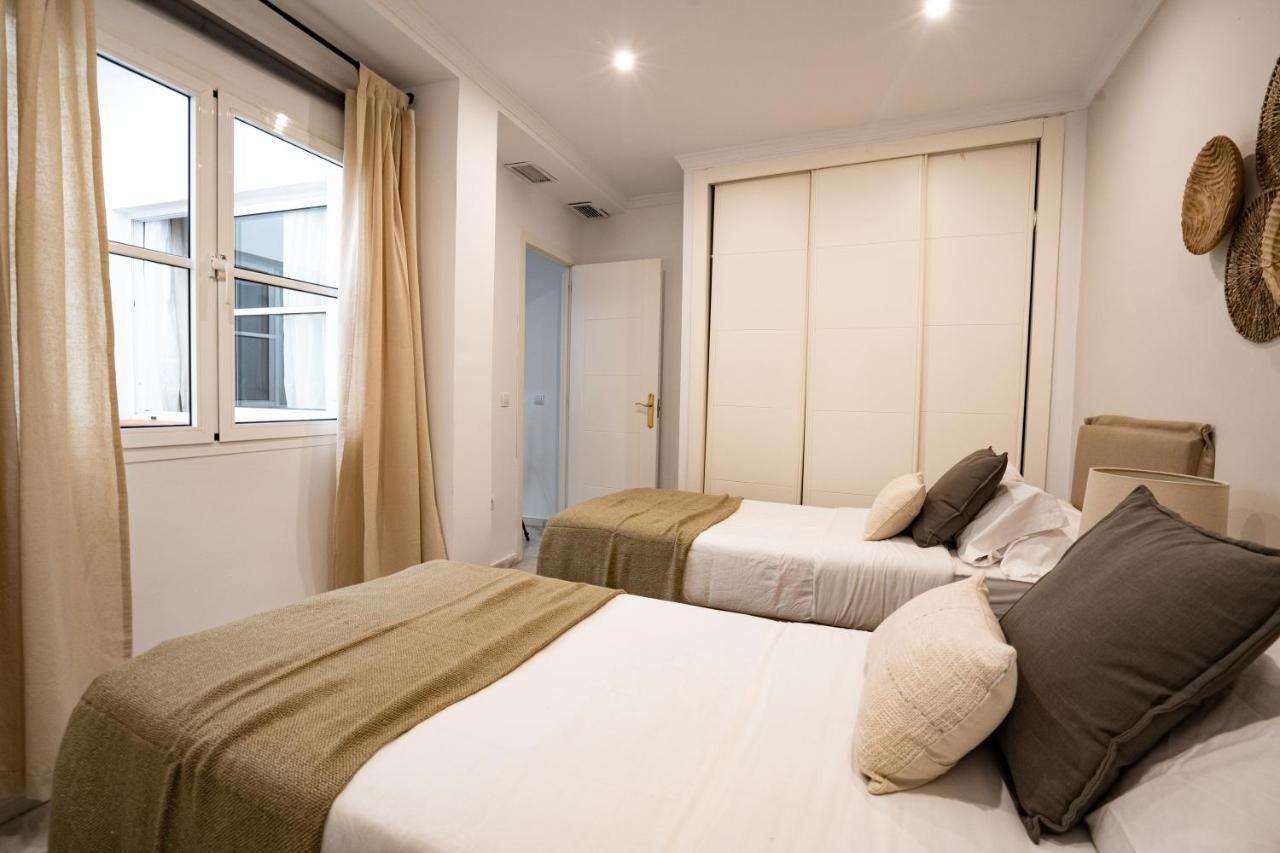 Stay U-Nique Apartments Plaza Constitucion Málaga Extérieur photo